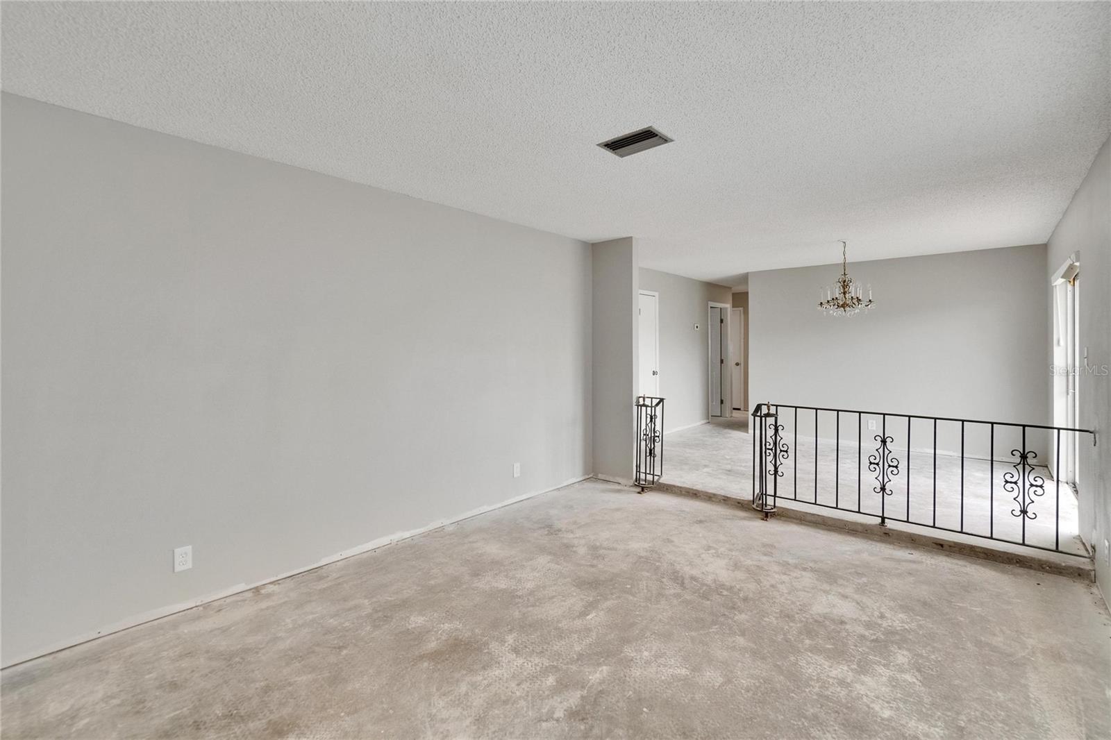 Image 11 of 62 For 814 Seabreeze Drive