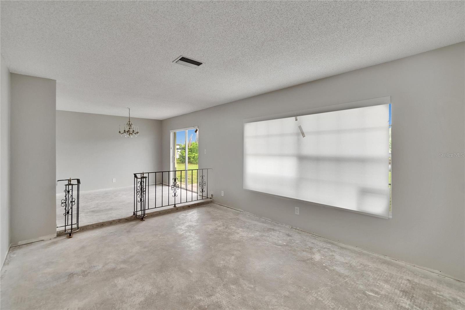 Image 14 of 62 For 814 Seabreeze Drive