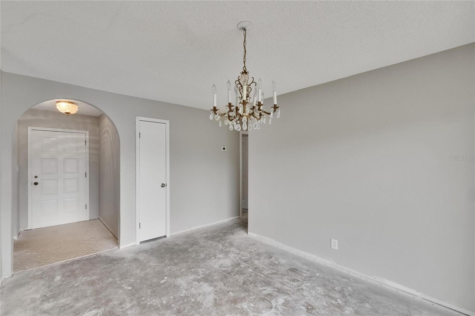 Image 15 of 62 For 814 Seabreeze Drive