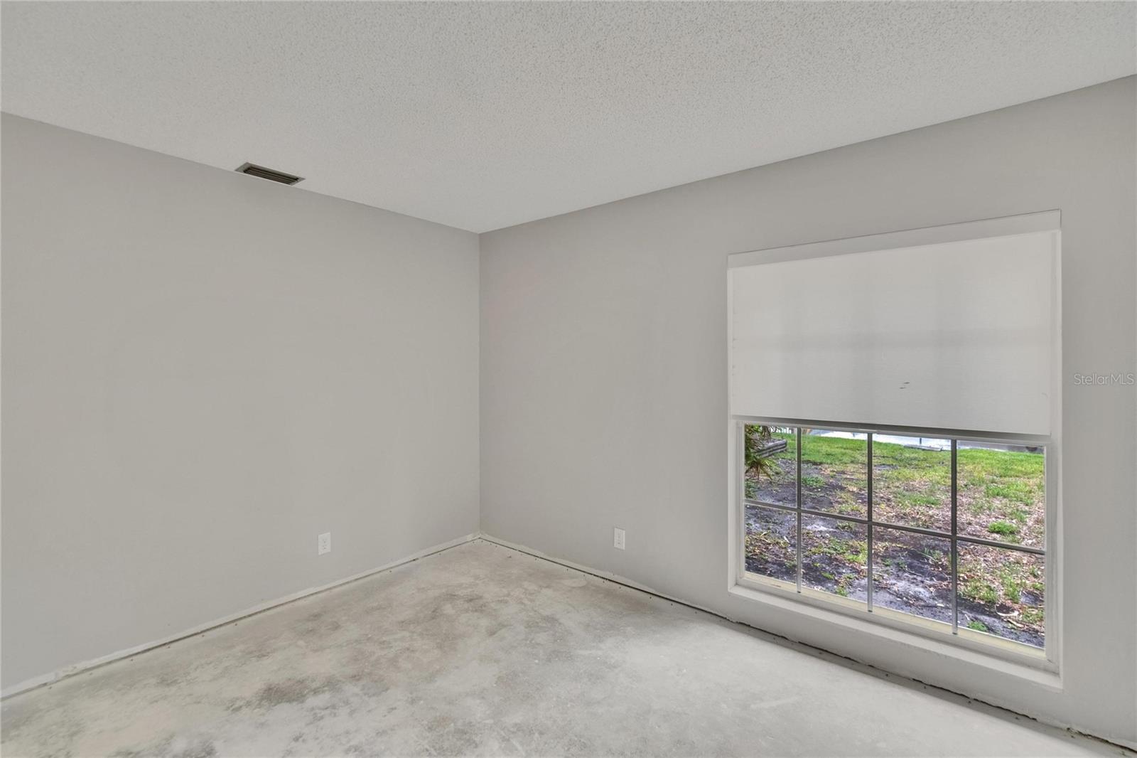 Image 26 of 62 For 814 Seabreeze Drive