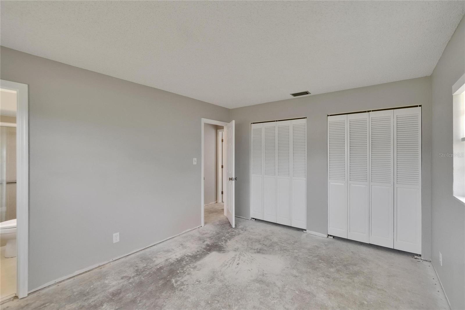 Image 32 of 62 For 814 Seabreeze Drive