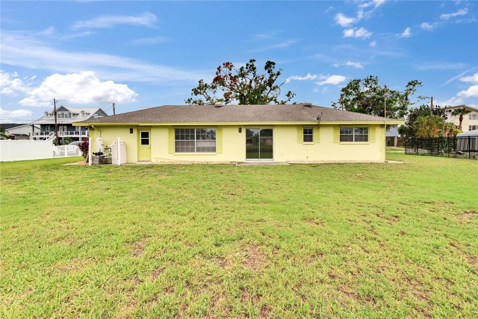 Image 36 of 62 For 814 Seabreeze Drive