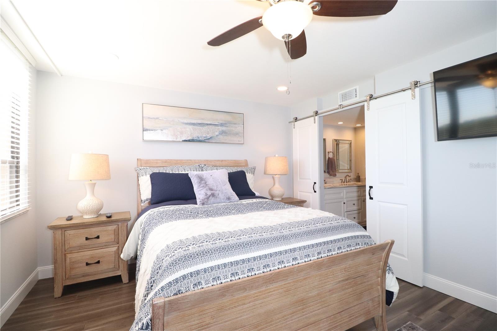 Image 4 of 20 For 2620 Cove Cay Drive 403