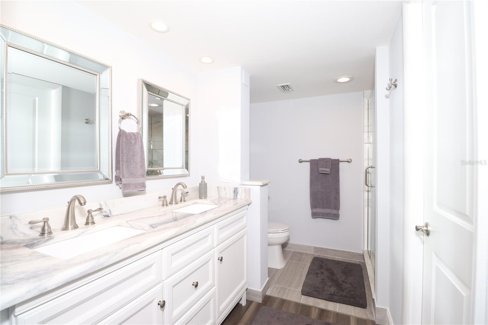 Image 5 of 20 For 2620 Cove Cay Drive 403
