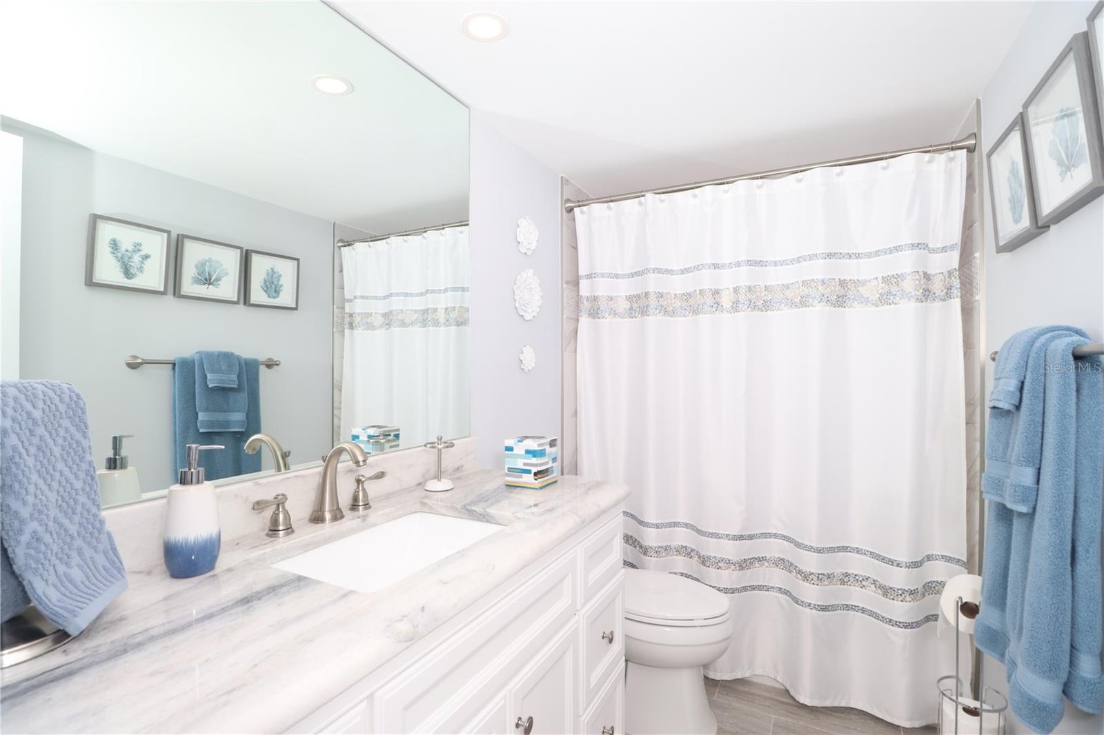 Image 8 of 20 For 2620 Cove Cay Drive 403