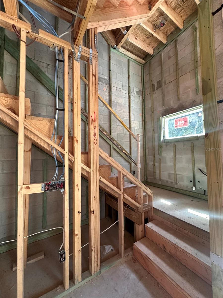 Image 8 of 21 For 1311 Moody Avenue 1