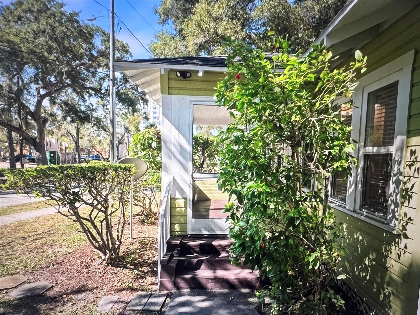 Image 2 of 26 For 1160 Grove Street