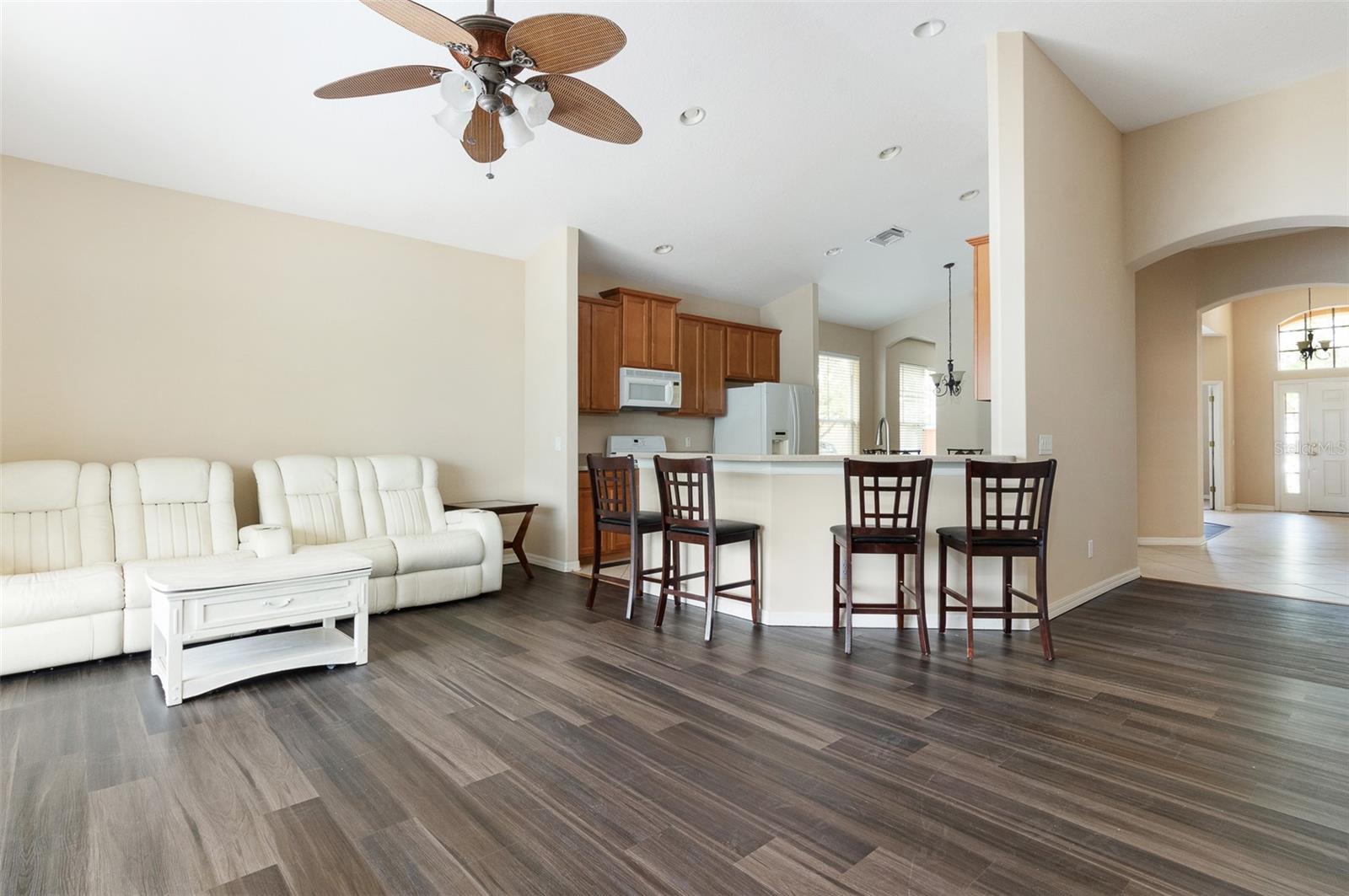 Image 18 of 45 For 416 Durham Shore Court