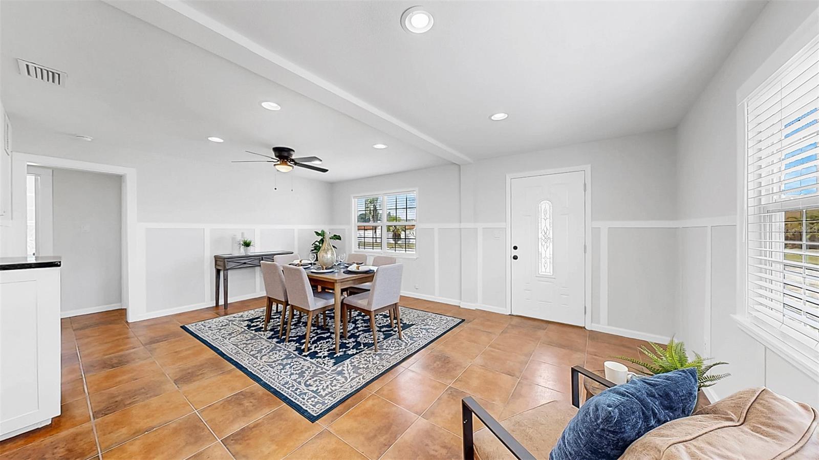 Listing photo id 9 for 1402 Freemont Street S