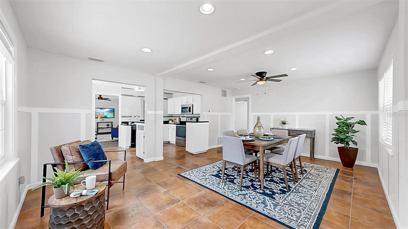 Listing photo id 4 for 1402 Freemont Street S