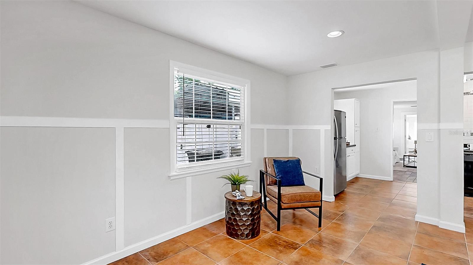 Listing photo id 5 for 1402 Freemont Street S