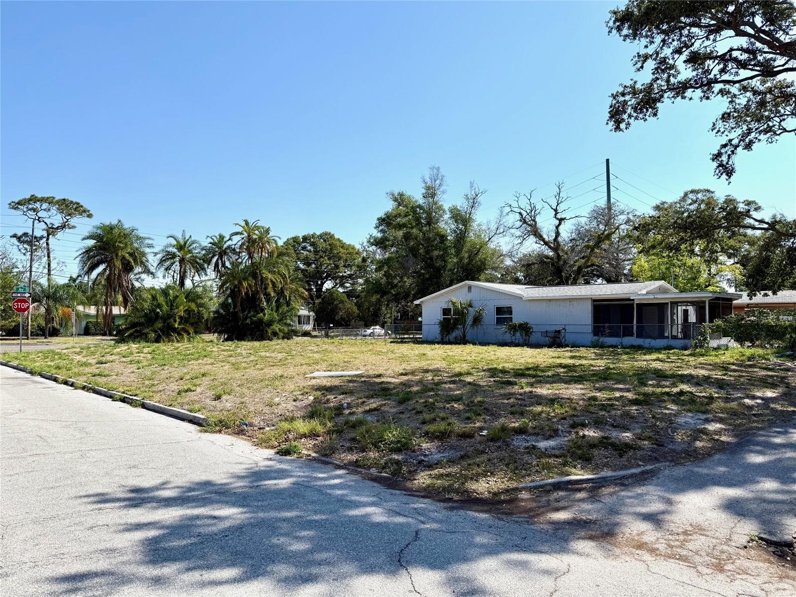 Image 3 of 8 For 5260 1st Avenue S