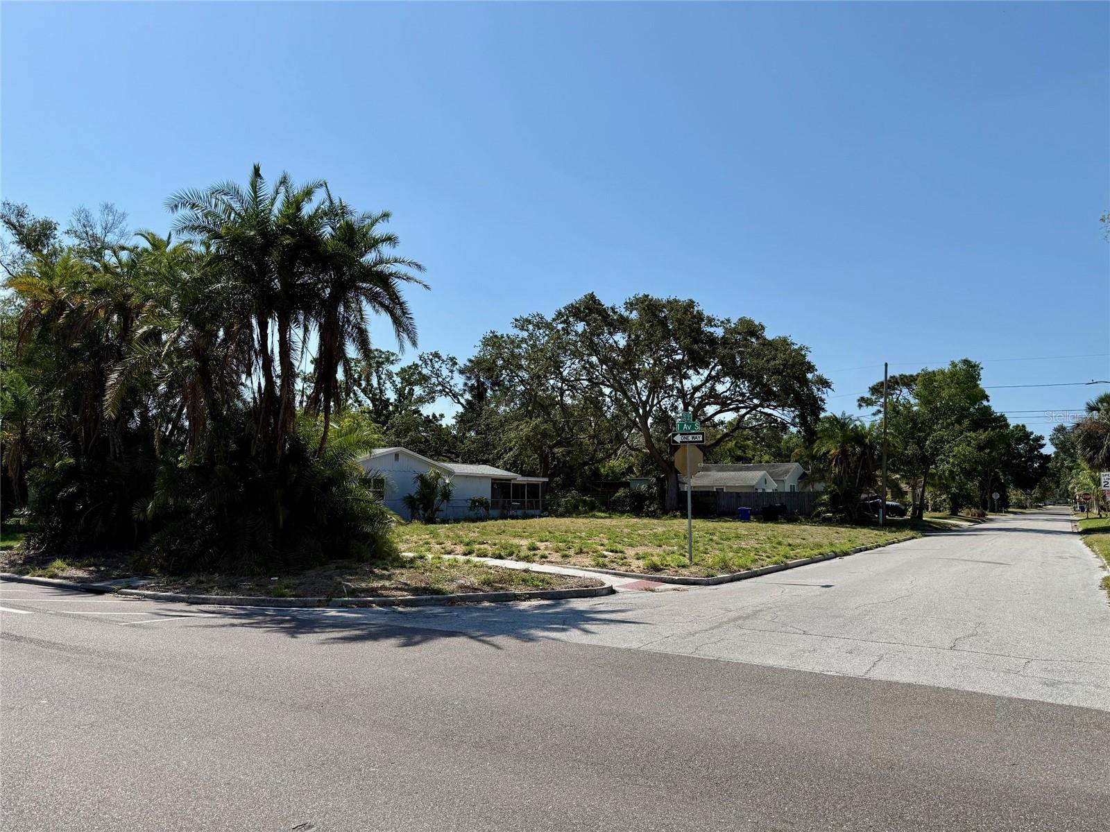 Image 6 of 8 For 5260 1st Avenue S
