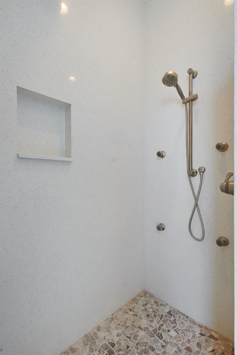 Image 18 of 29 For 13878 Allamanda Circle