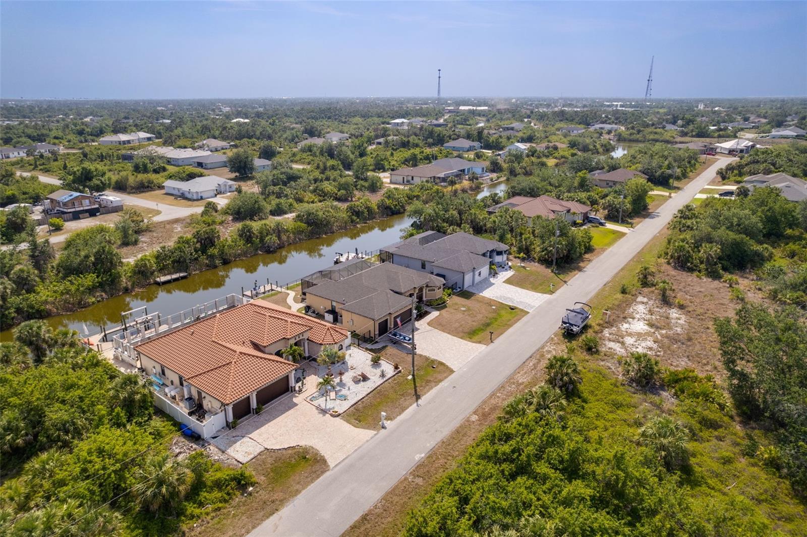 Image 28 of 29 For 13878 Allamanda Circle
