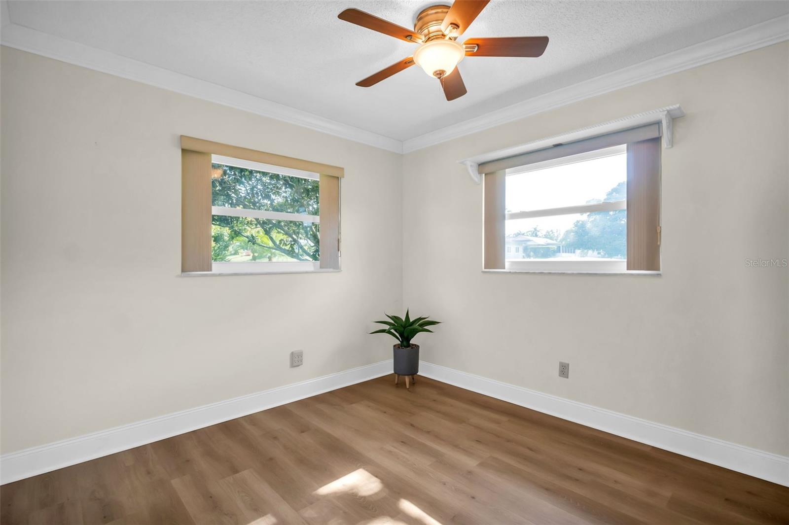 Image 16 of 47 For 2967 Macalpin Drive N