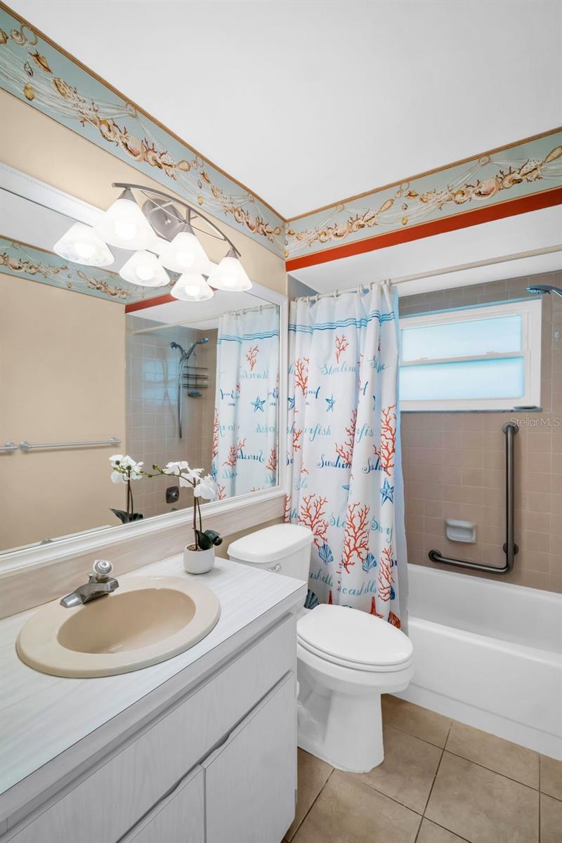 Image 18 of 47 For 2967 Macalpin Drive N