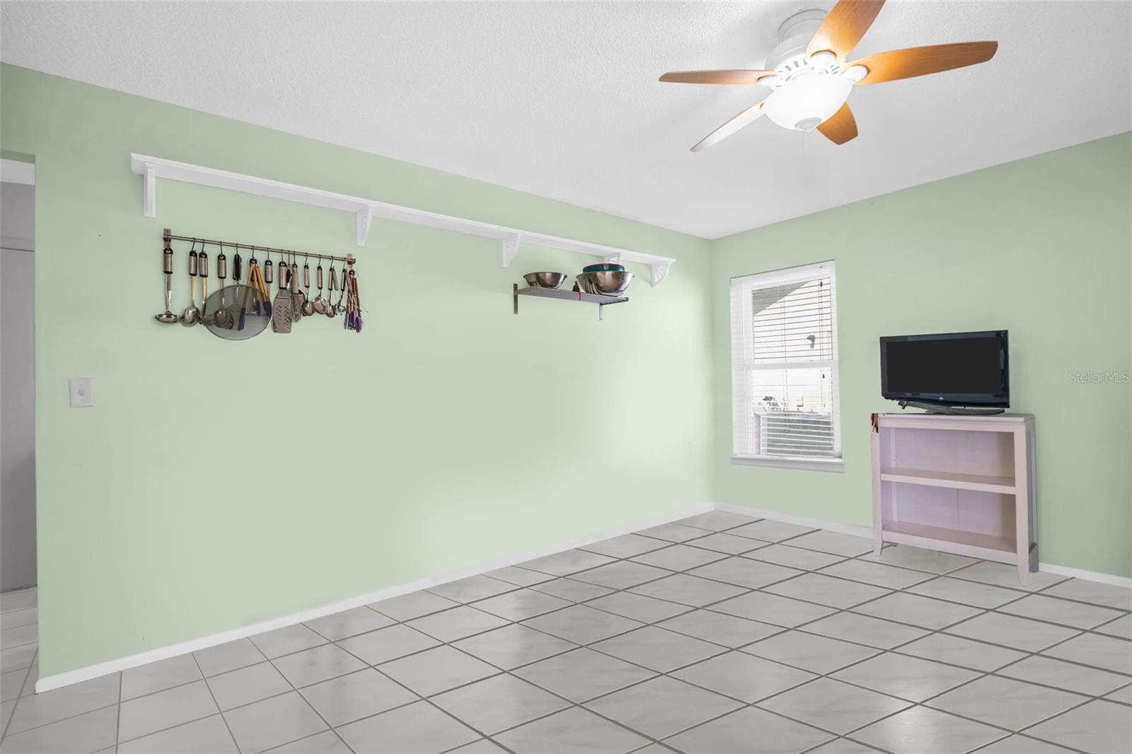 Image 22 of 47 For 2967 Macalpin Drive N