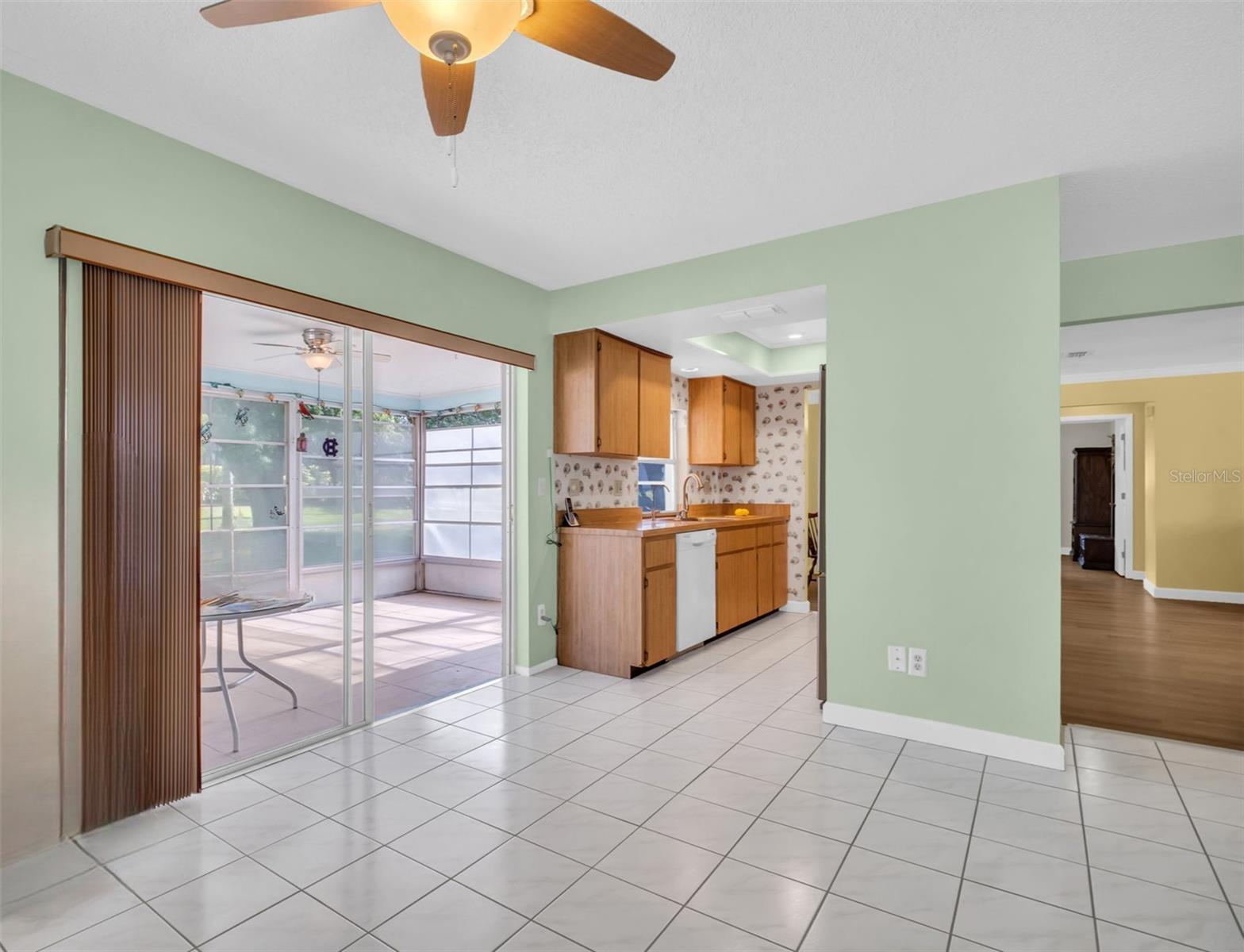 Image 24 of 47 For 2967 Macalpin Drive N