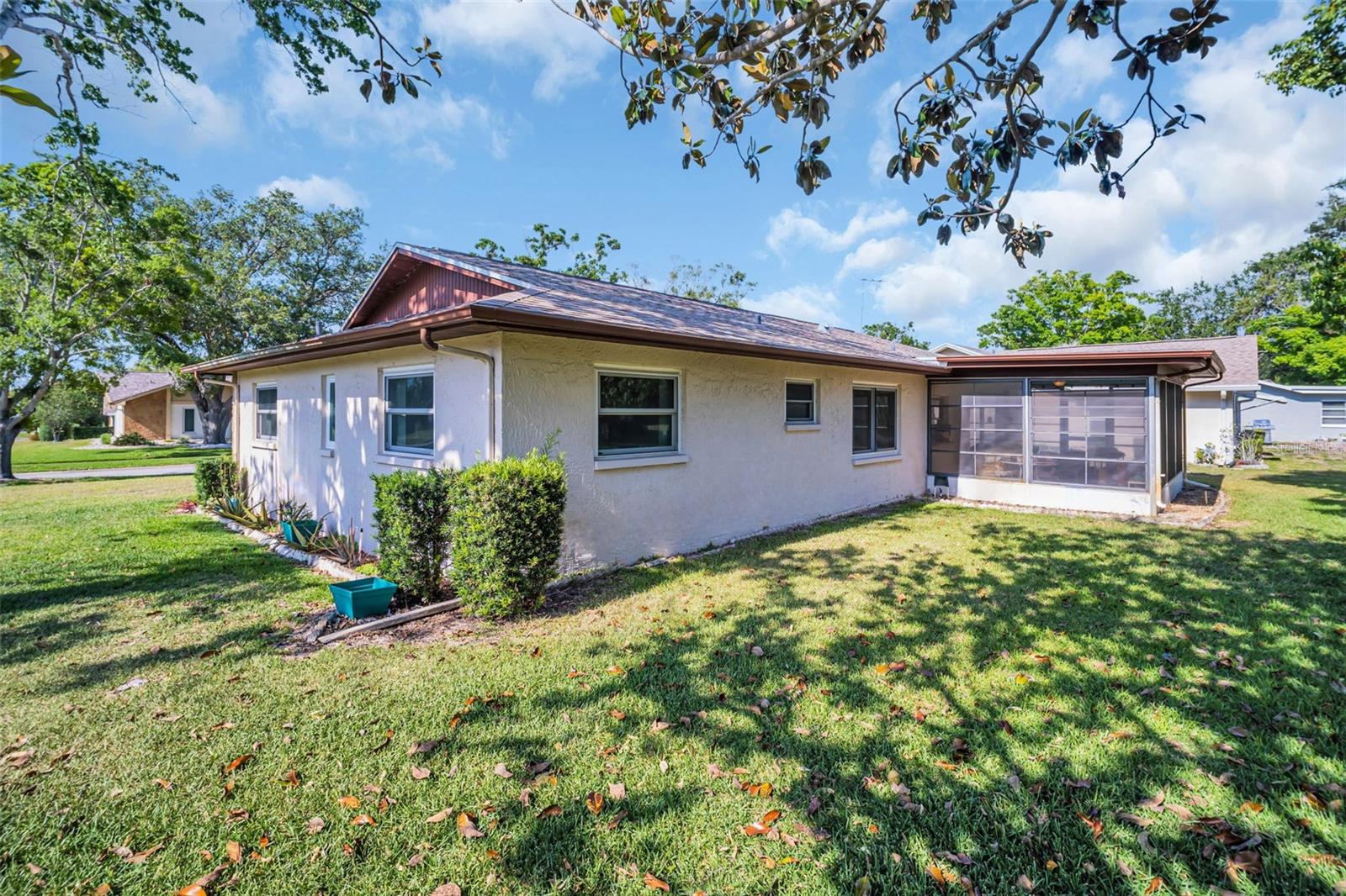 Image 27 of 47 For 2967 Macalpin Drive N