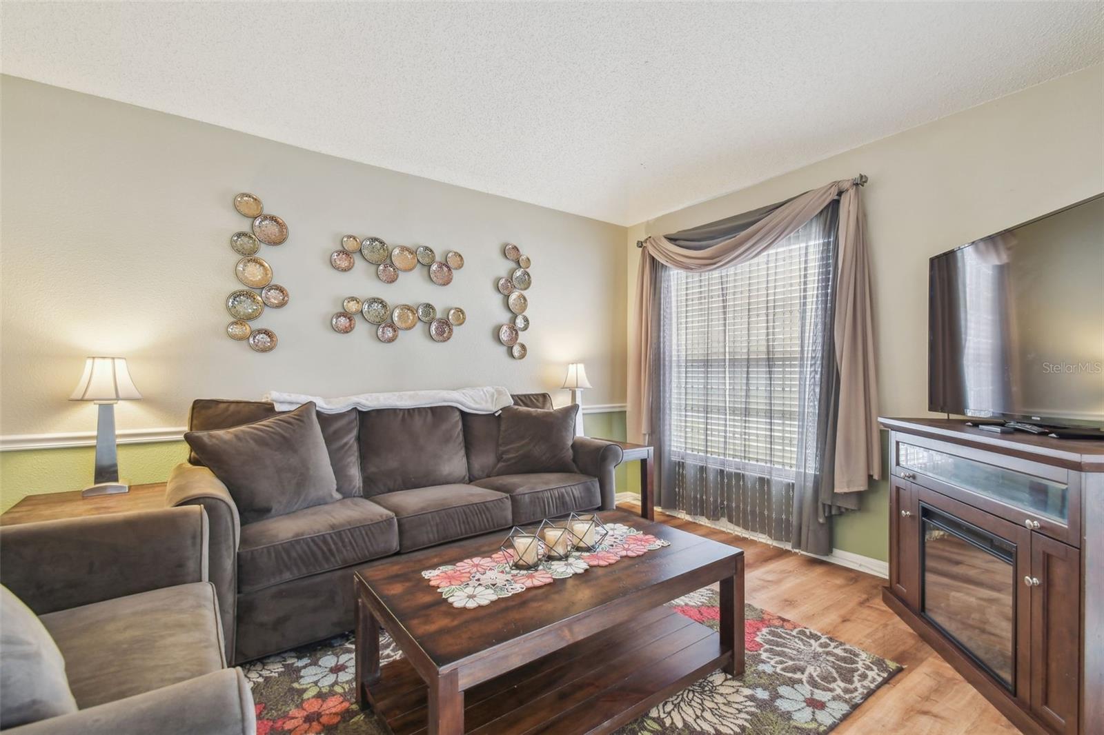 Image 8 of 95 For 12531 Midpointe Drive