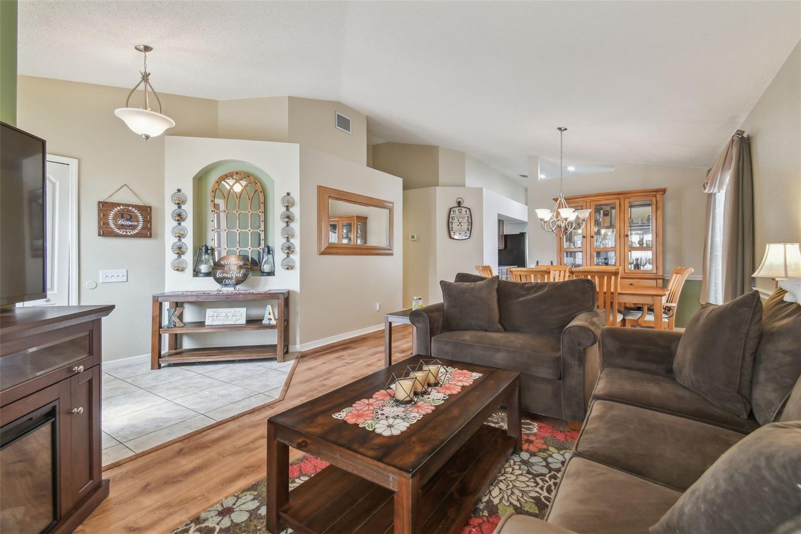 Image 9 of 95 For 12531 Midpointe Drive