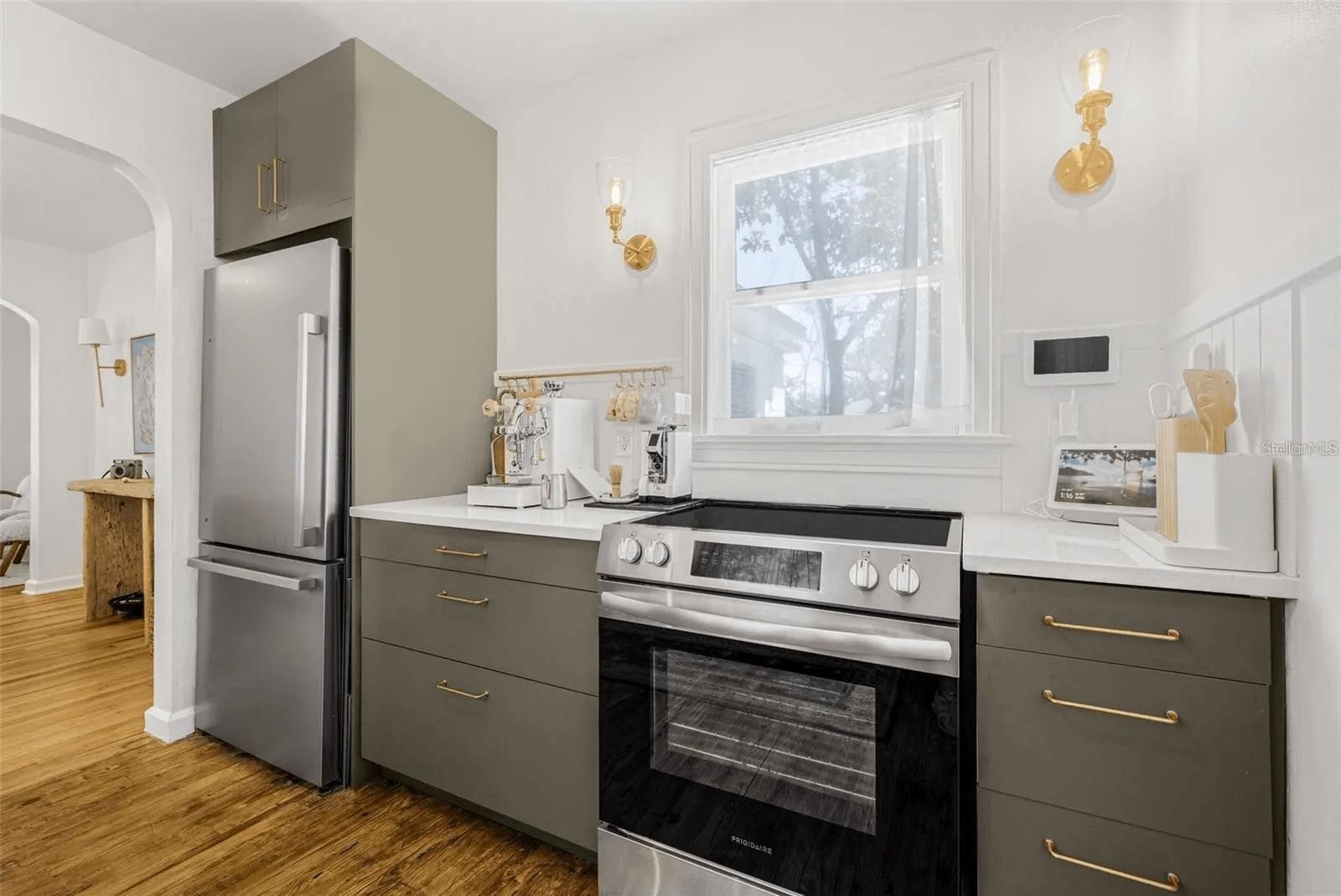 Image 3 of 19 For 3500 6th Avenue N