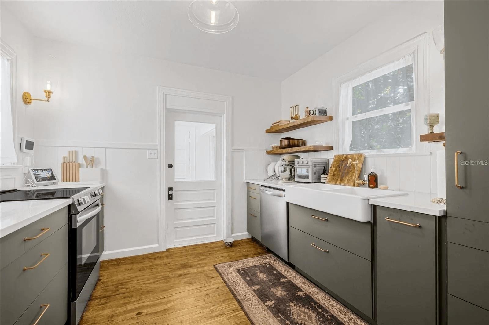 Image 5 of 19 For 3500 6th Avenue N