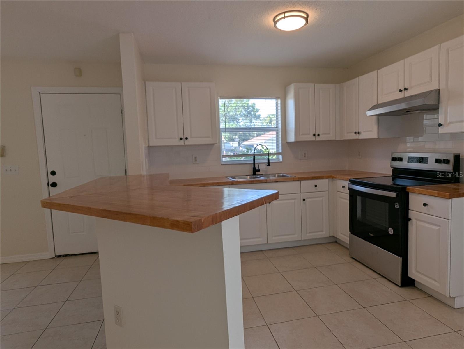 Image 10 of 31 For 2492 15th Avenue S