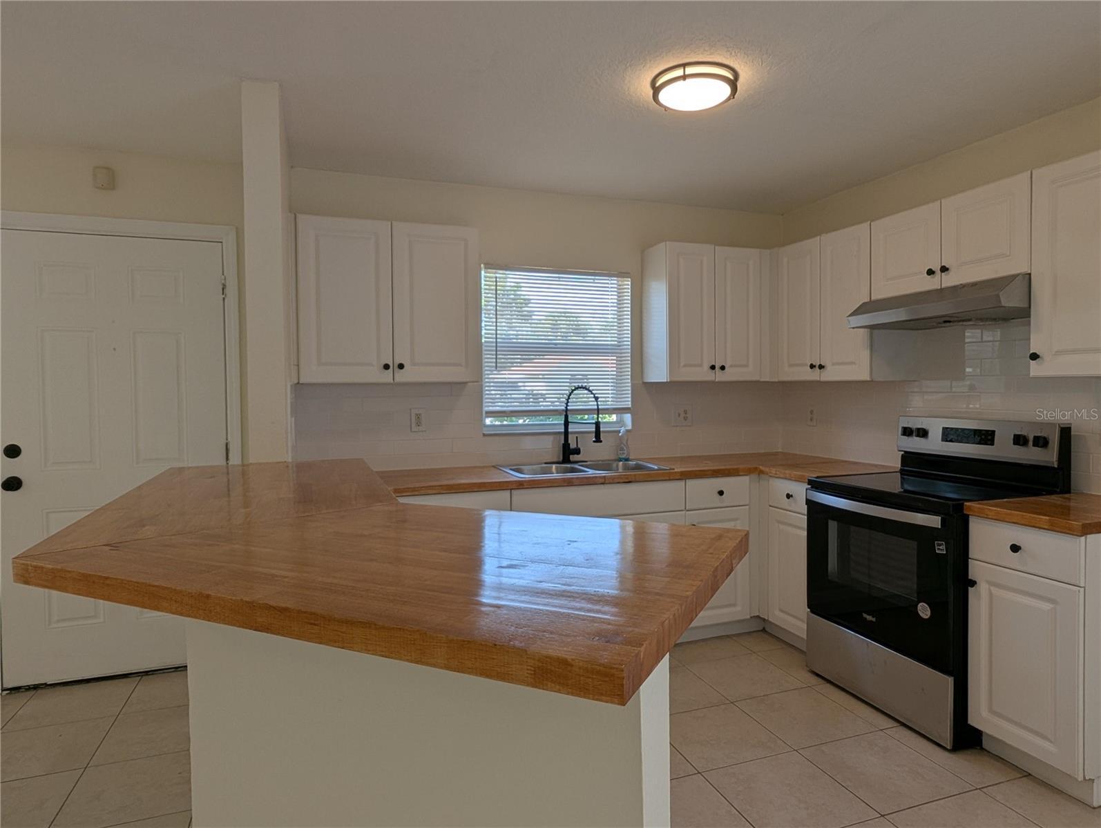 Image 11 of 31 For 2492 15th Avenue S