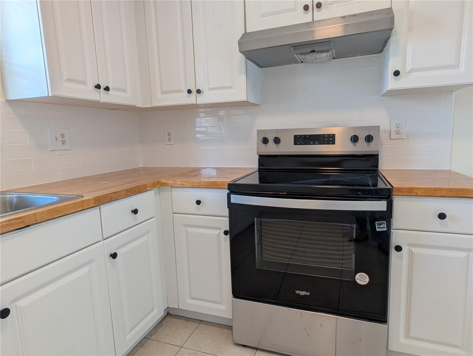 Image 14 of 31 For 2492 15th Avenue S