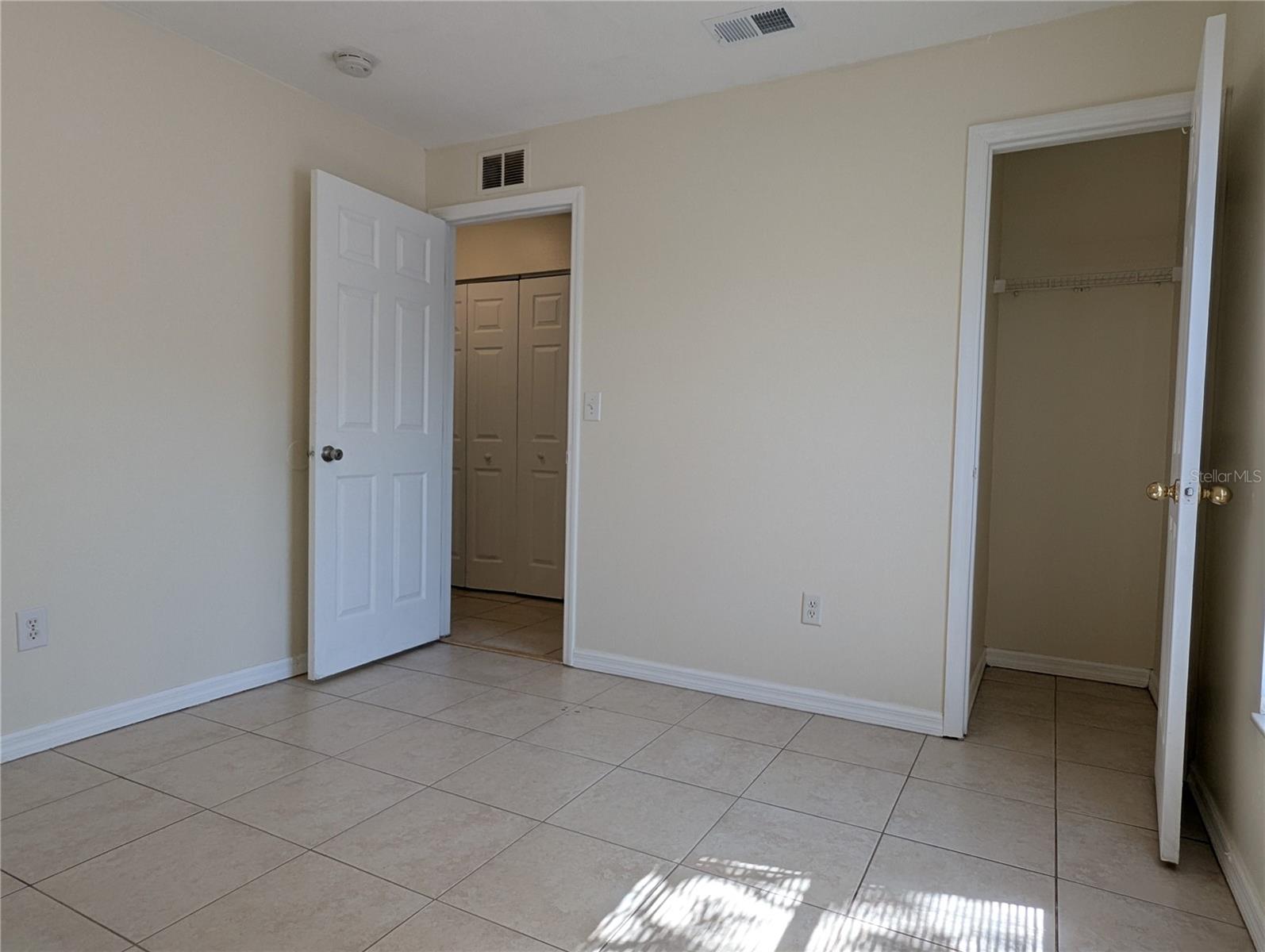 Image 21 of 31 For 2492 15th Avenue S