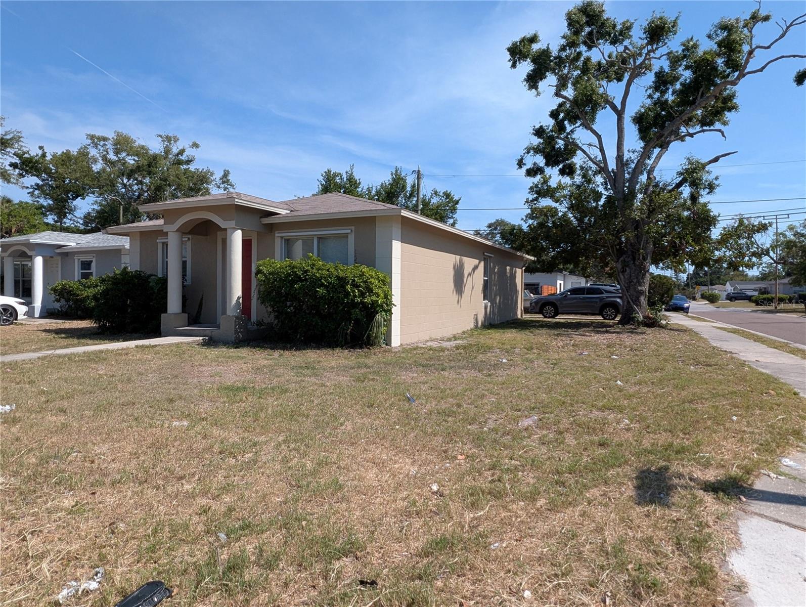 Image 3 of 31 For 2492 15th Avenue S