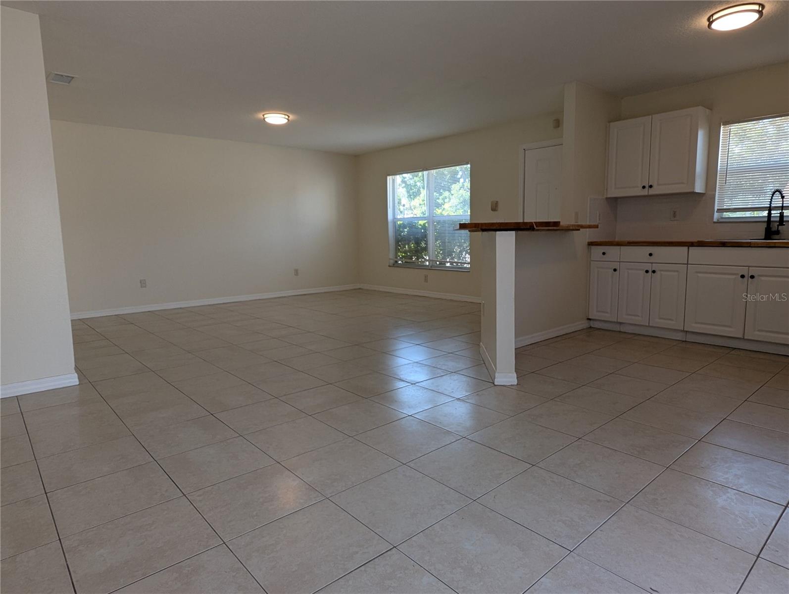 Image 7 of 31 For 2492 15th Avenue S