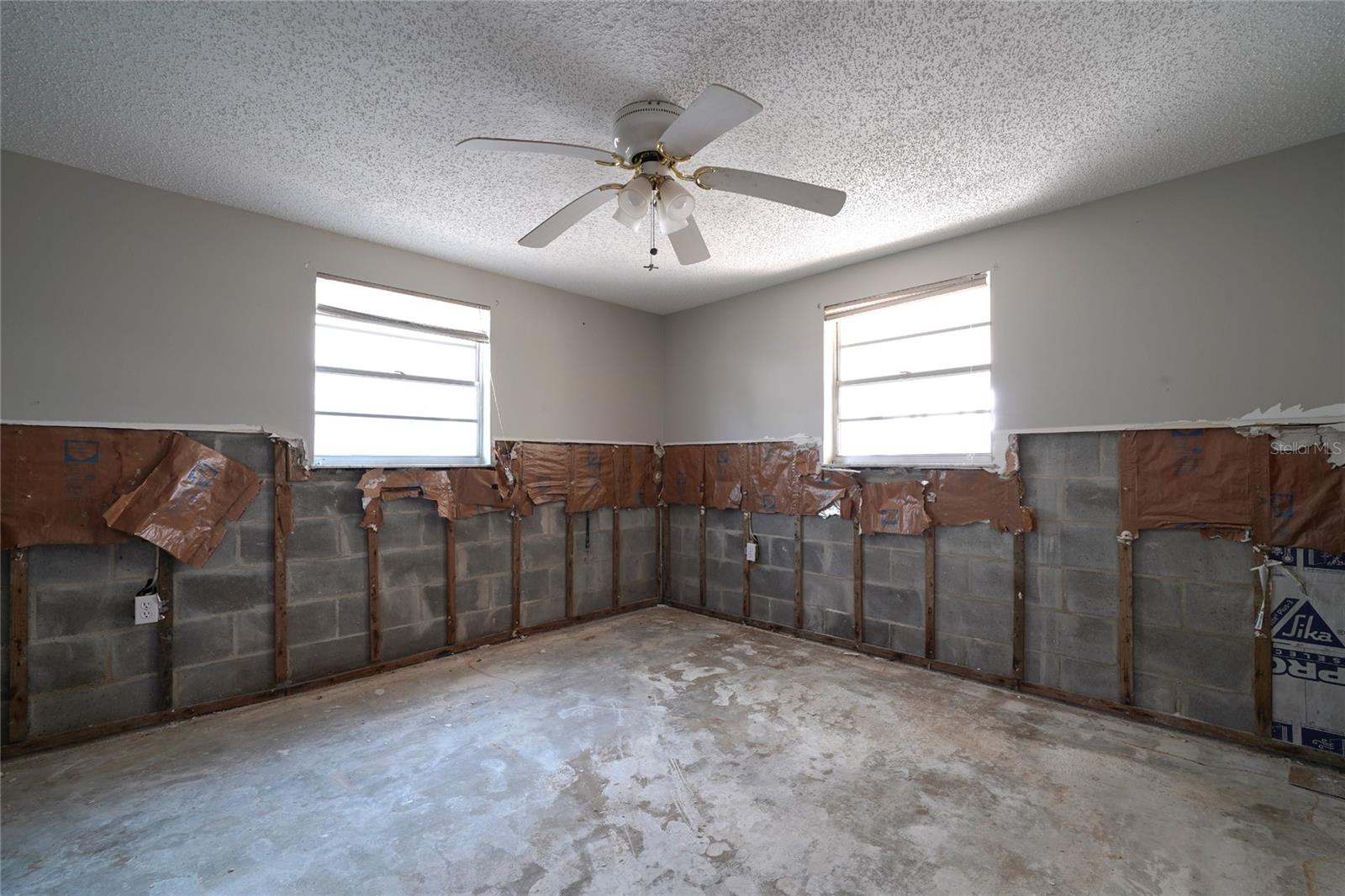 Image 11 of 17 For 13305 Sunfish Drive