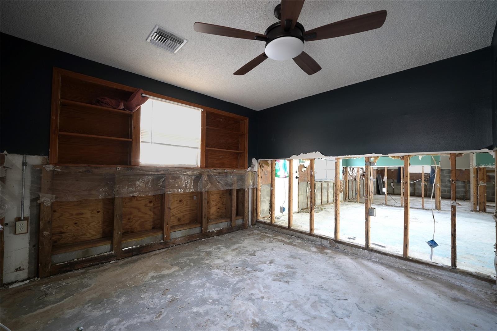 Image 12 of 17 For 13305 Sunfish Drive