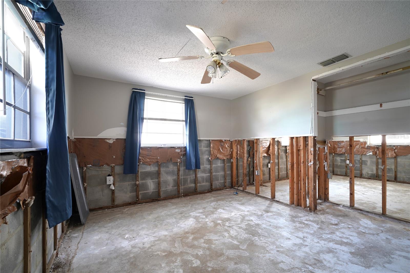 Image 13 of 17 For 13305 Sunfish Drive