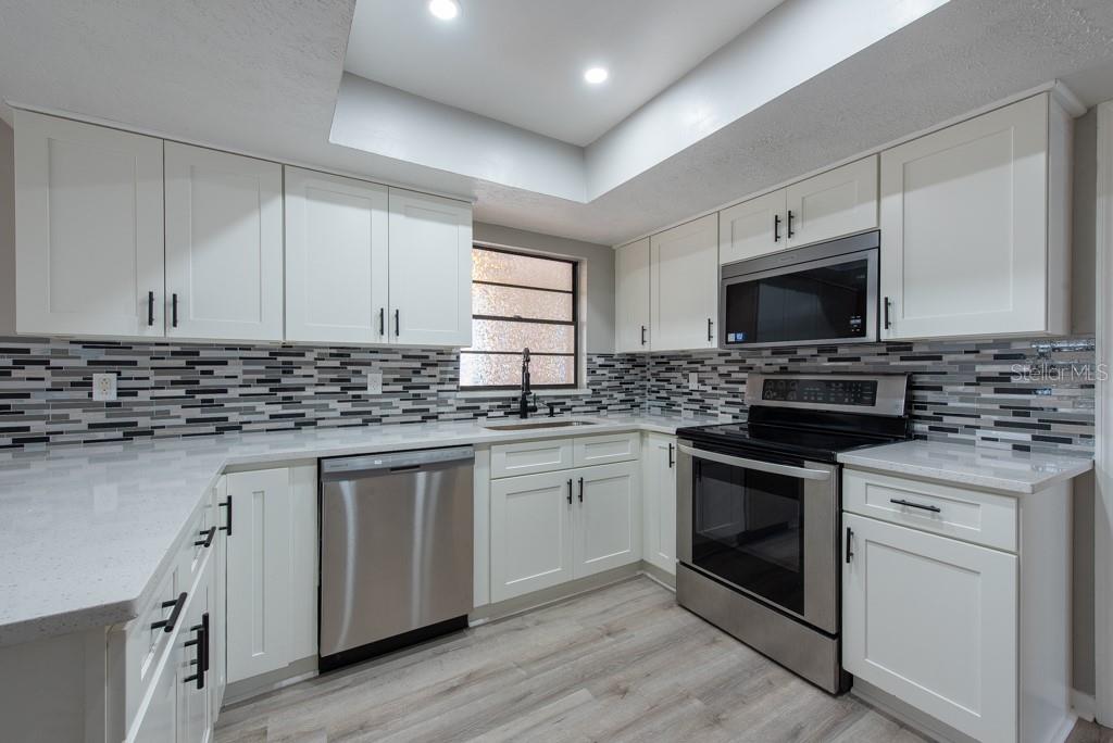 Image 11 of 48 For 2336 Windsor Oaks Avenue