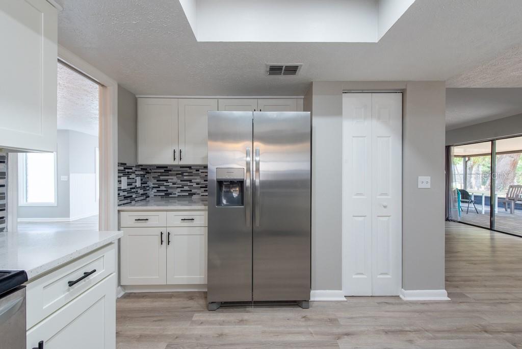Image 13 of 48 For 2336 Windsor Oaks Avenue