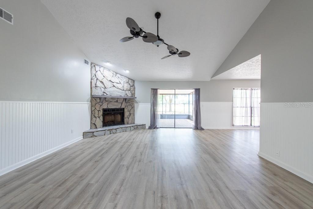Image 3 of 48 For 2336 Windsor Oaks Avenue
