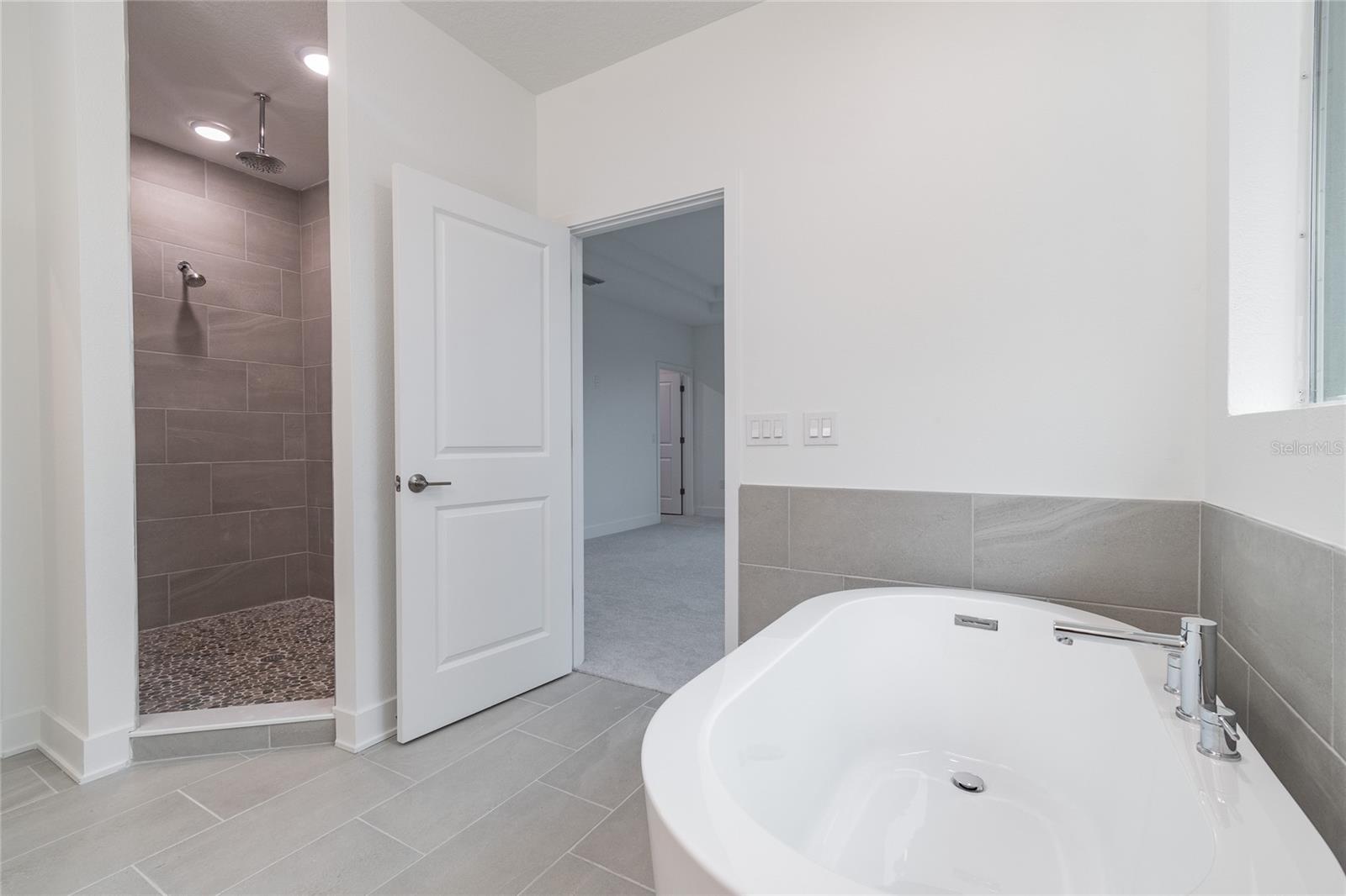 Listing photo id 3 for 720 Peninsular Street