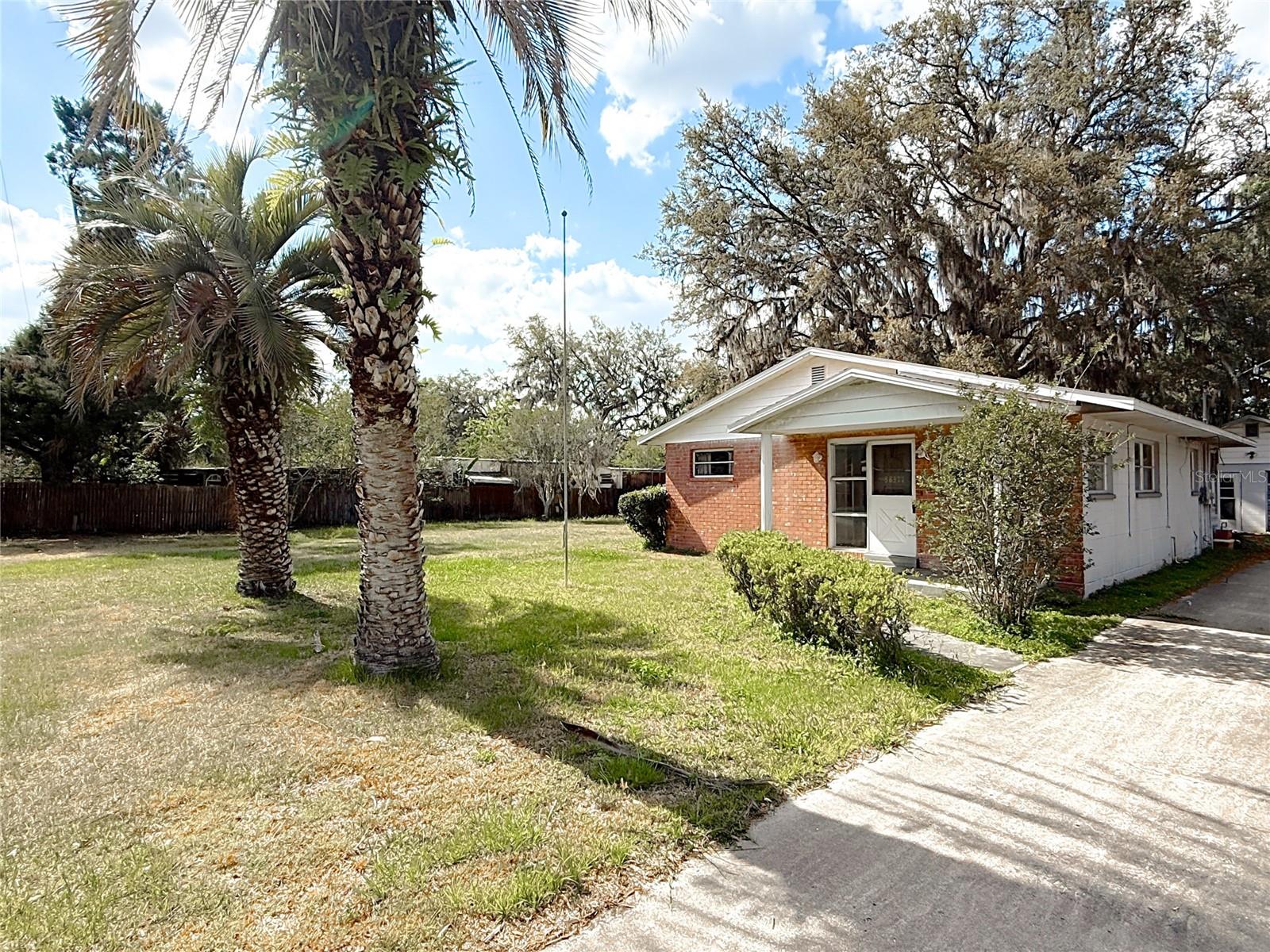 Image 10 of 63 For 38327 Palm Grove Drive