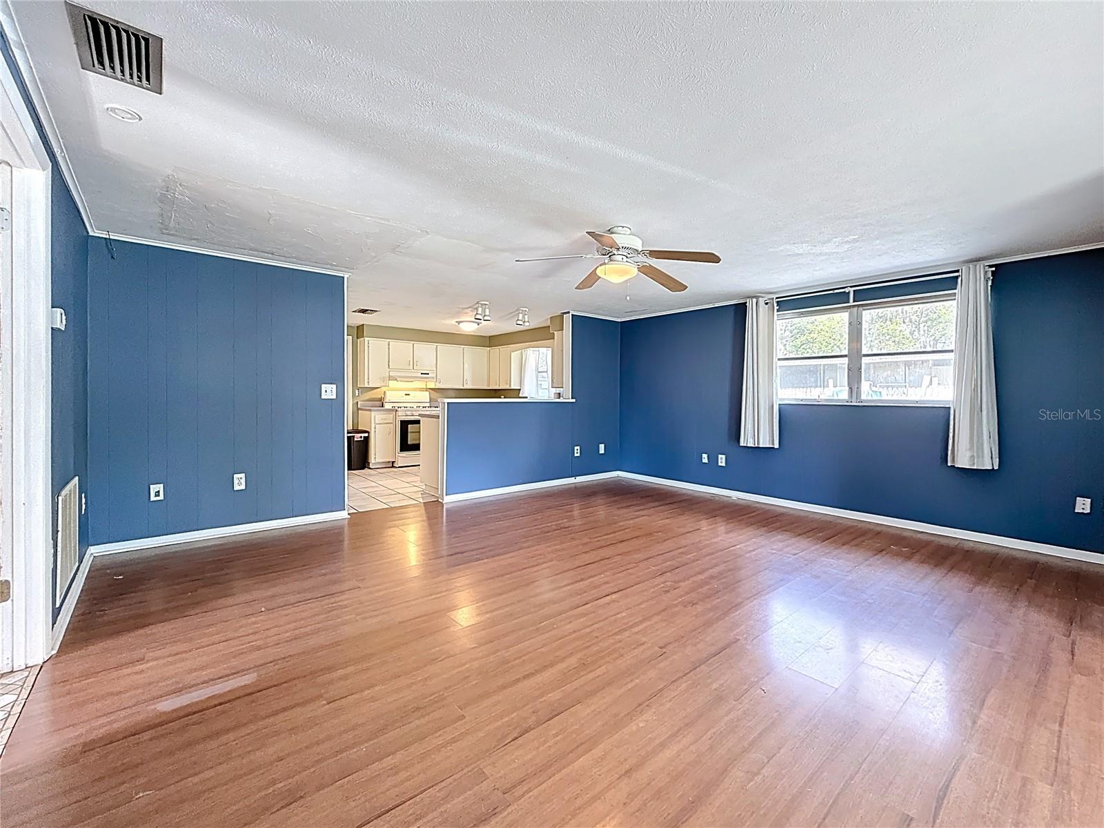 Image 17 of 63 For 38327 Palm Grove Drive