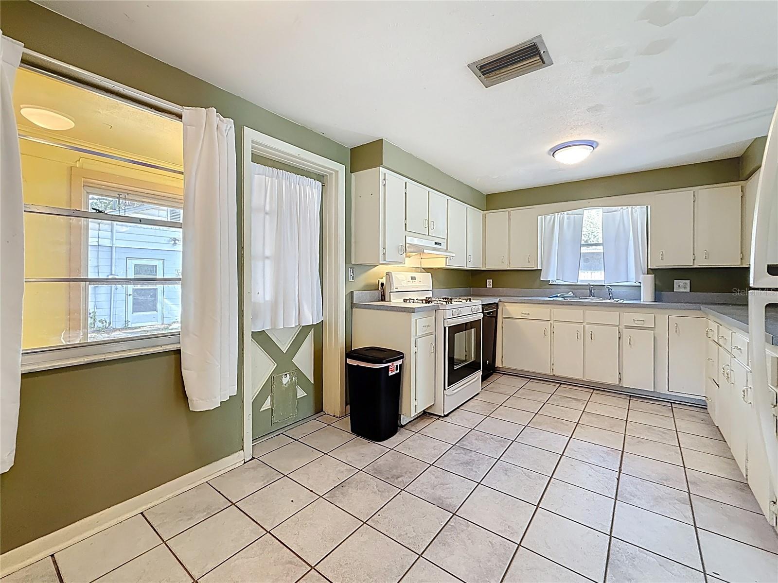 Image 22 of 63 For 38327 Palm Grove Drive