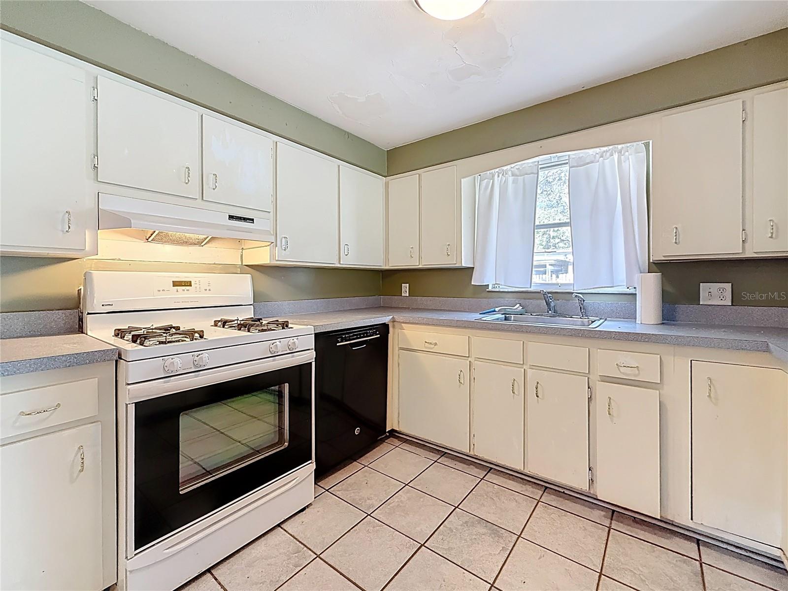 Image 24 of 63 For 38327 Palm Grove Drive