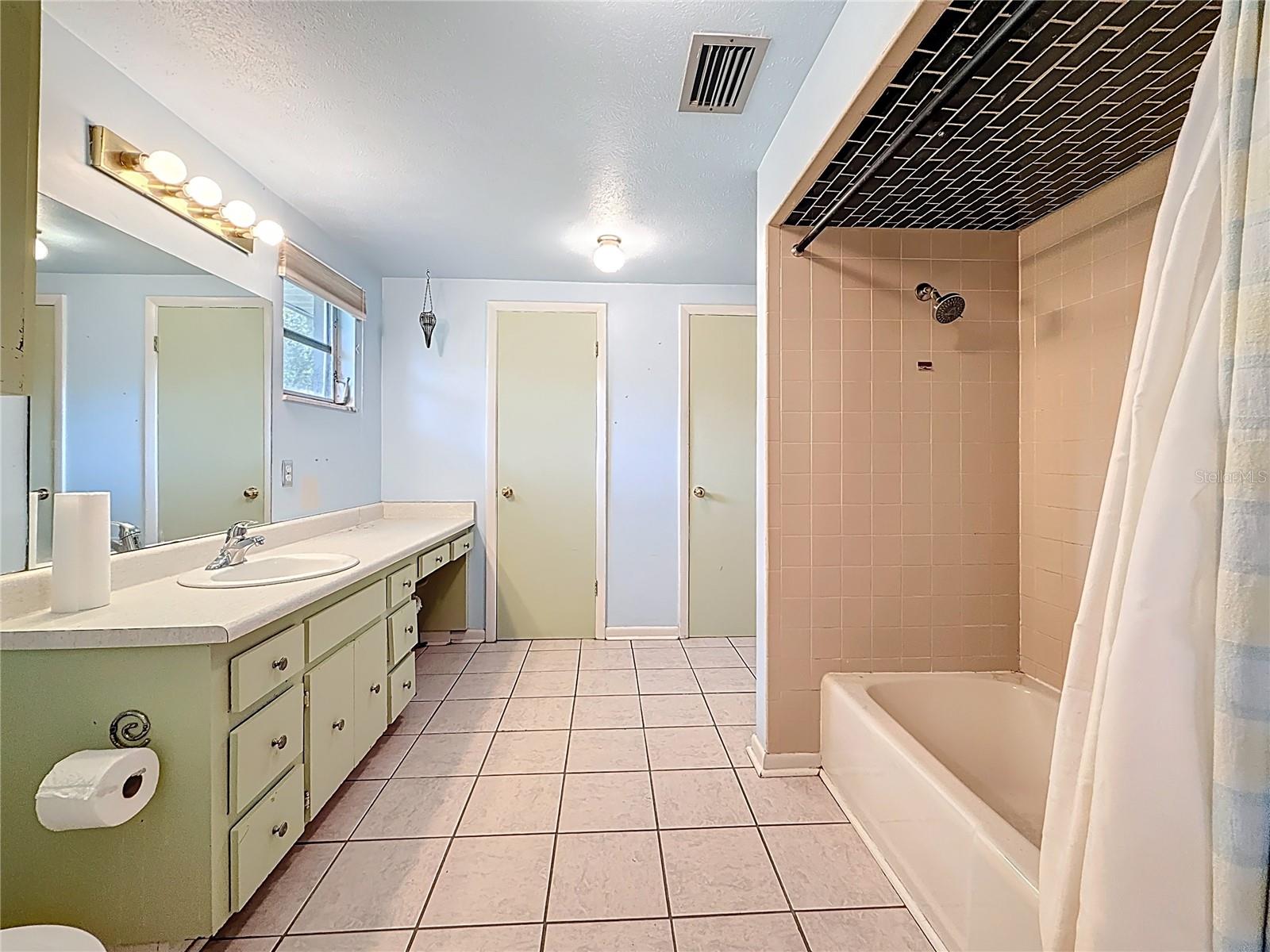 Image 33 of 63 For 38327 Palm Grove Drive