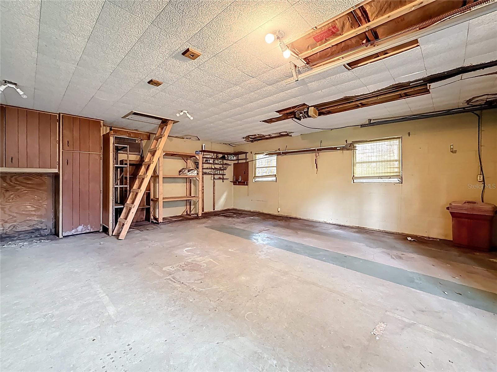 Image 37 of 63 For 38327 Palm Grove Drive