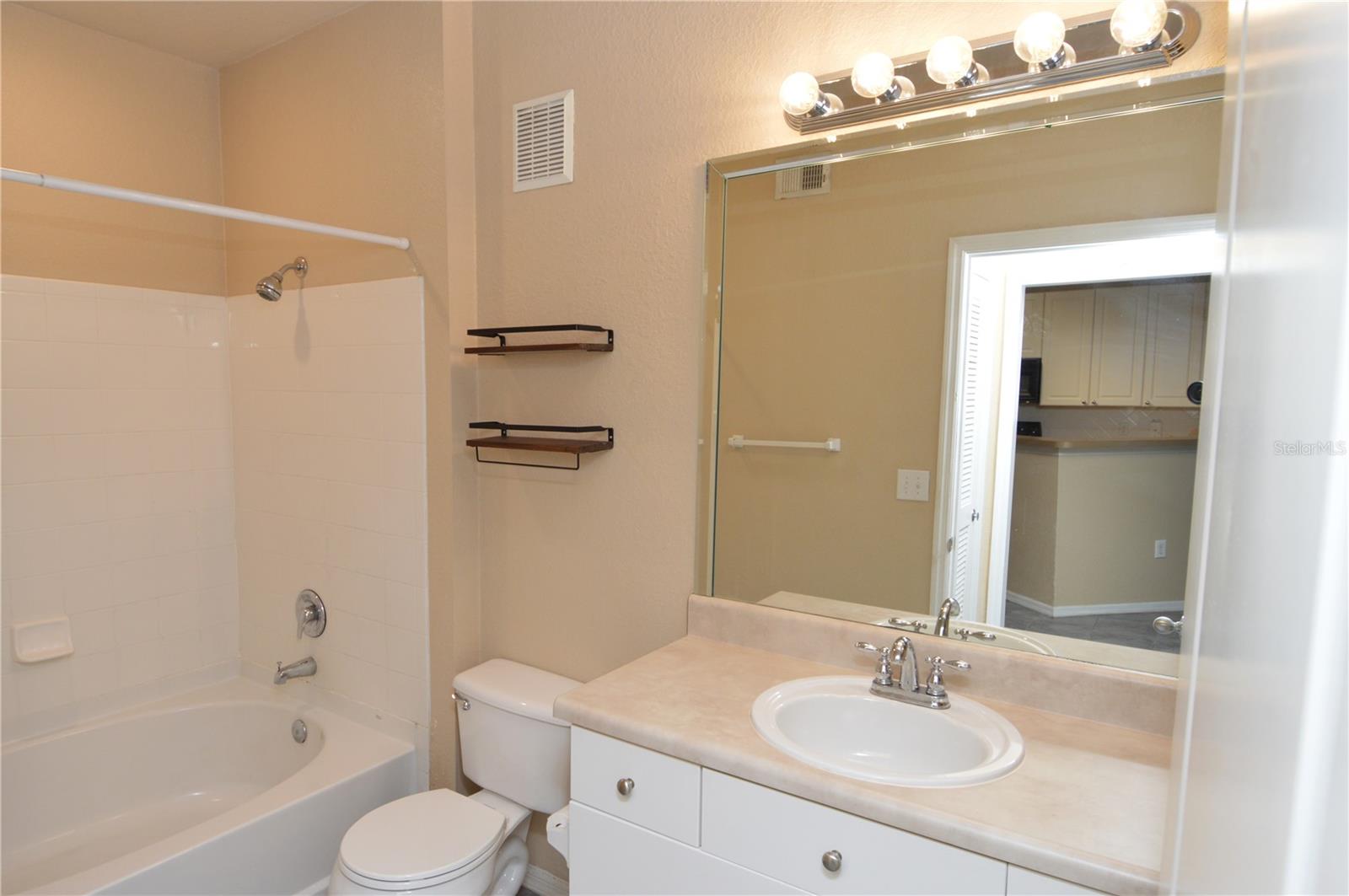 Image 21 of 65 For 4221 Spruce Street 2229