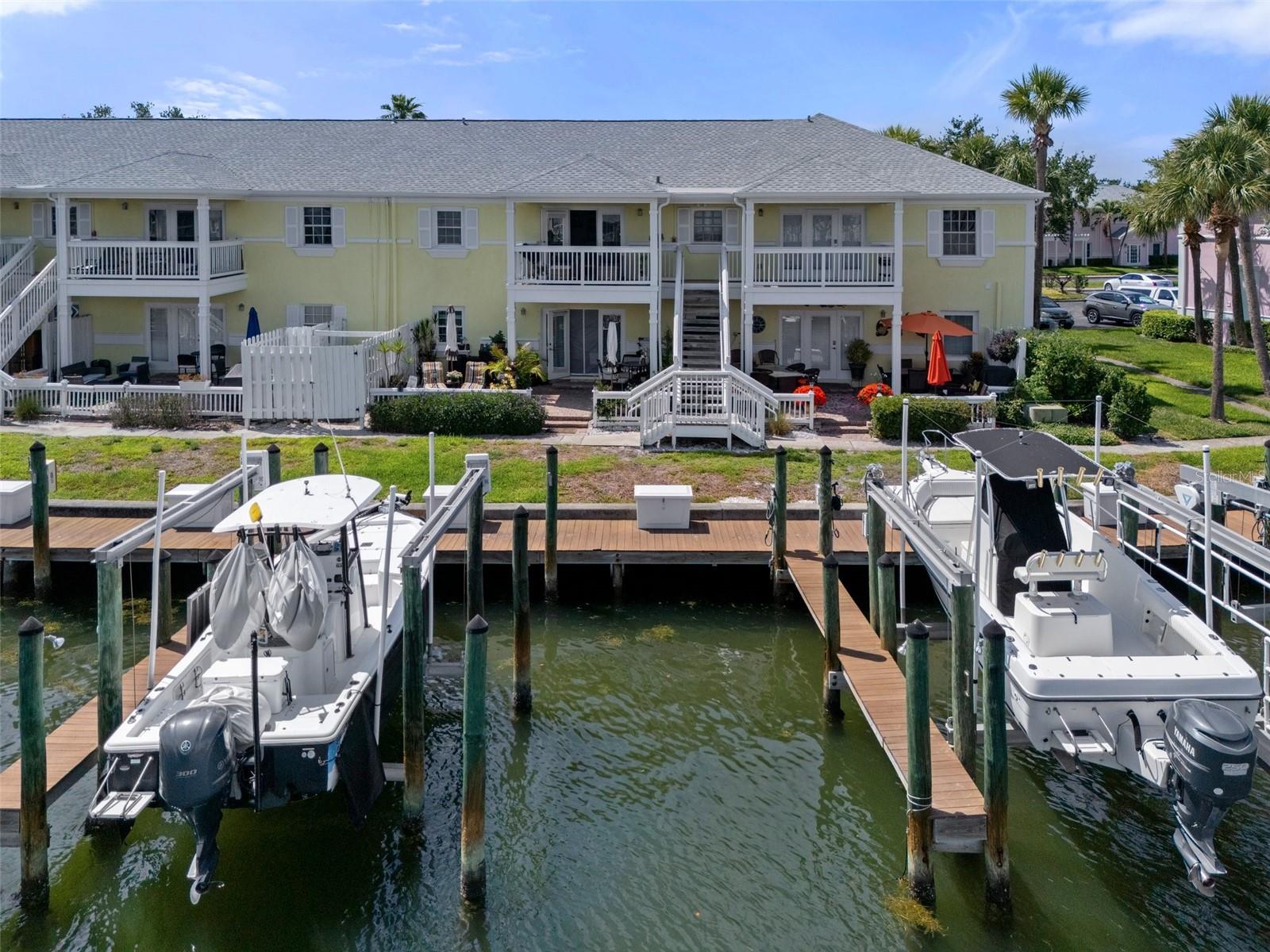 Image 18 of 69 For 5174 Beach Drive Se B