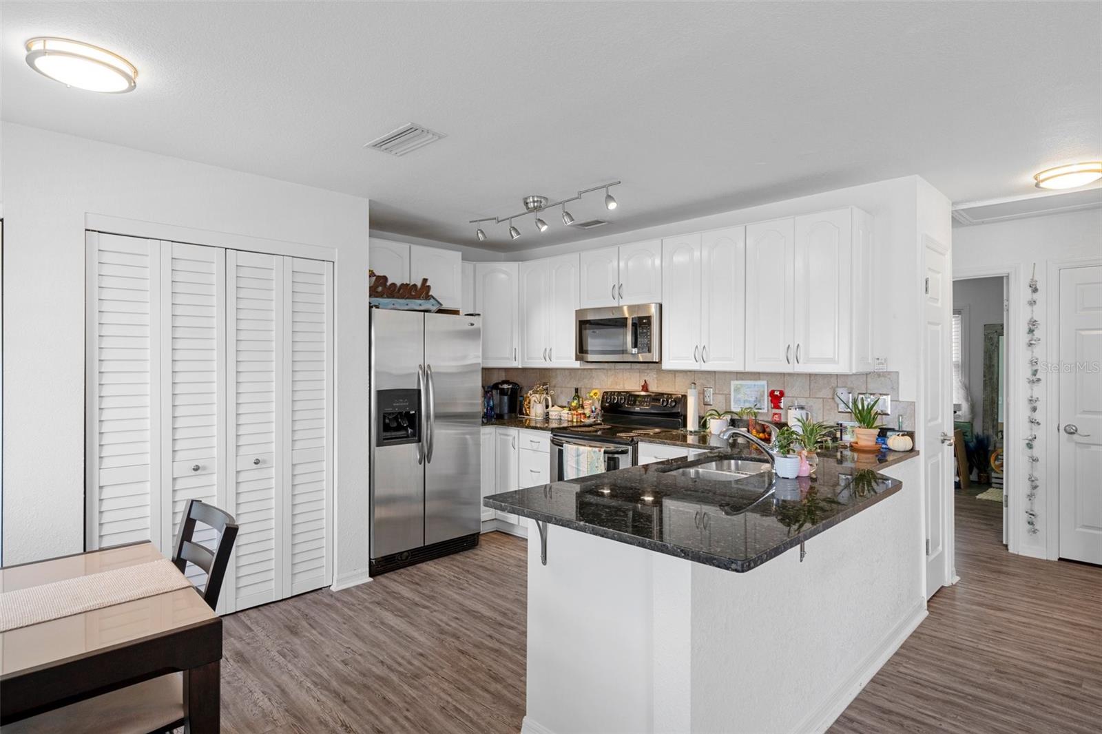 Image 27 of 69 For 5174 Beach Drive Se B